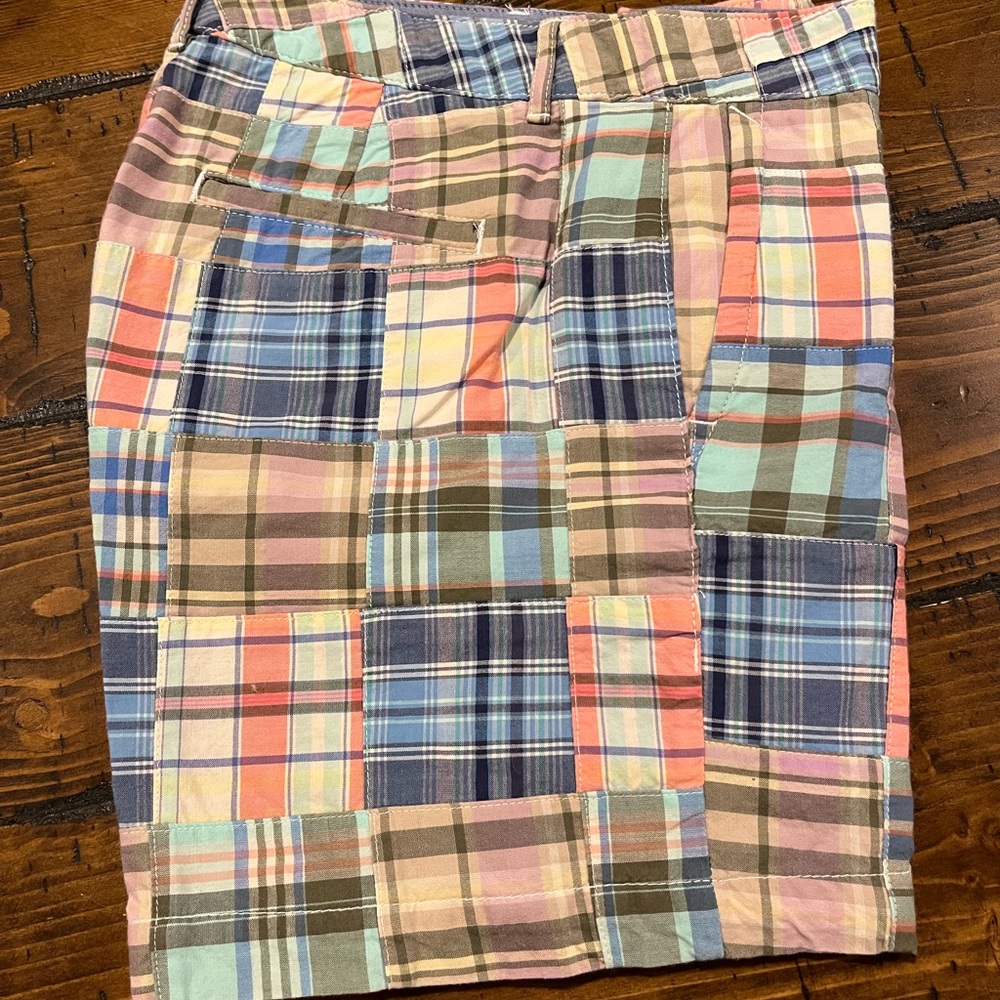 LL Bean favorite fit, size 4, 6 inch inseam
